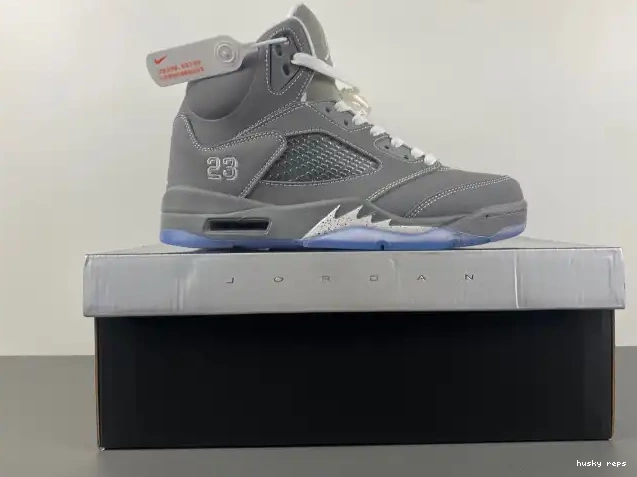 Cheap Husky 5 136027-005 Wolf Grey Jordan Retro Air 0522